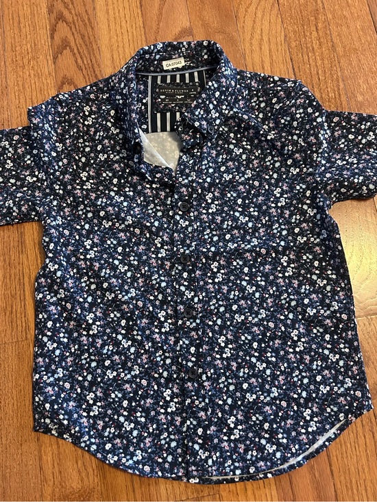Denim & Flower Other - Floral Navy Button-Down Shirt